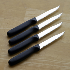 A Step-By-Step Guide On How To Sharpen Serrated Steak Knives